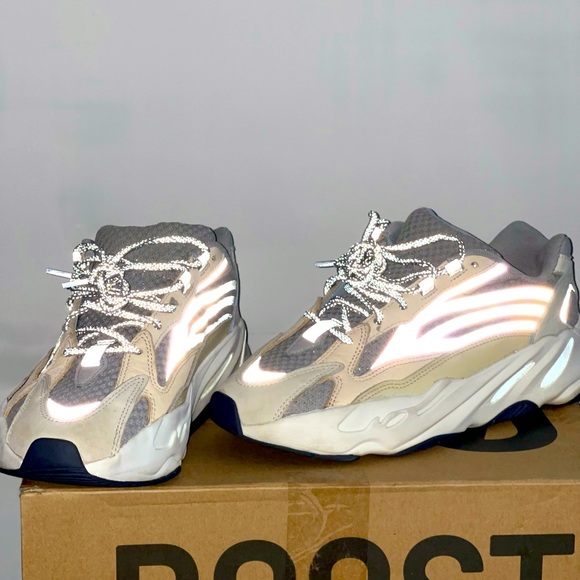 Yeezy Other - Cream yeezy v2